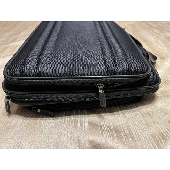 Zero Halliburton 3 Zip Compartment Business/Computer Bag with Shoulder Strap - Picture 5 of 10